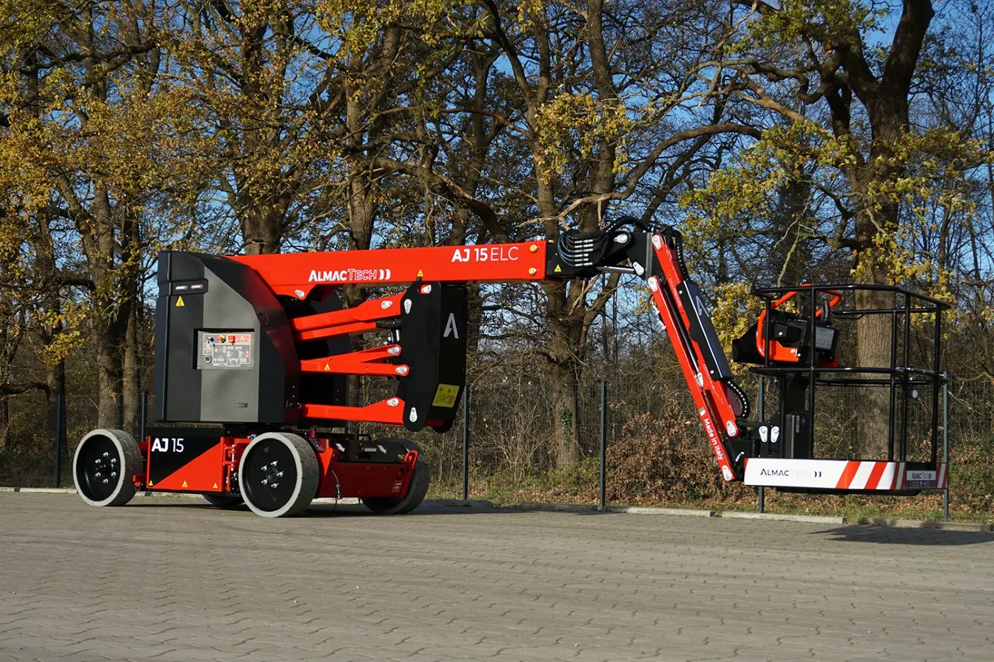 Almac SpA introduceert AlmacTech en de nieuwe AJ-LINE