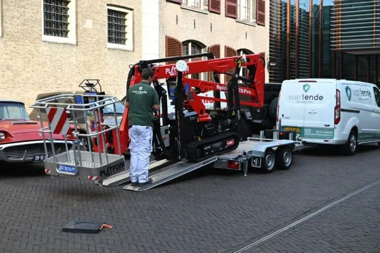 Spinhoogwerker platform basket toepassingsmogelijkheden 2021 09 06 PB15.75 Buiten 48 Aangepast 768x513 1