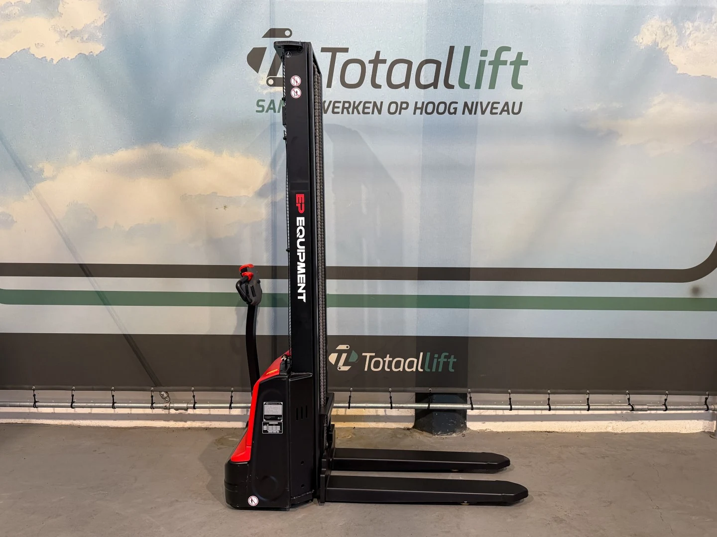 zijaanzicht van ds3 stapelaar van ep equipment