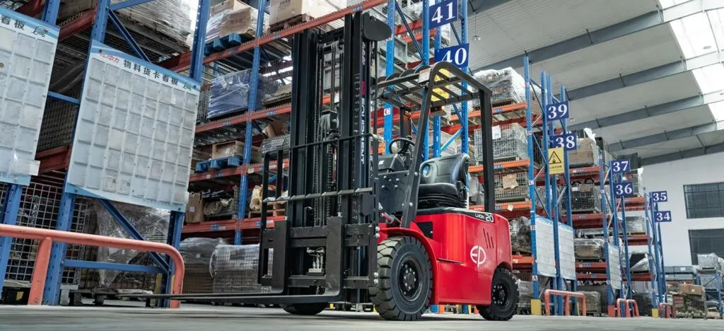 Wie mag er op een heftruck rijden?