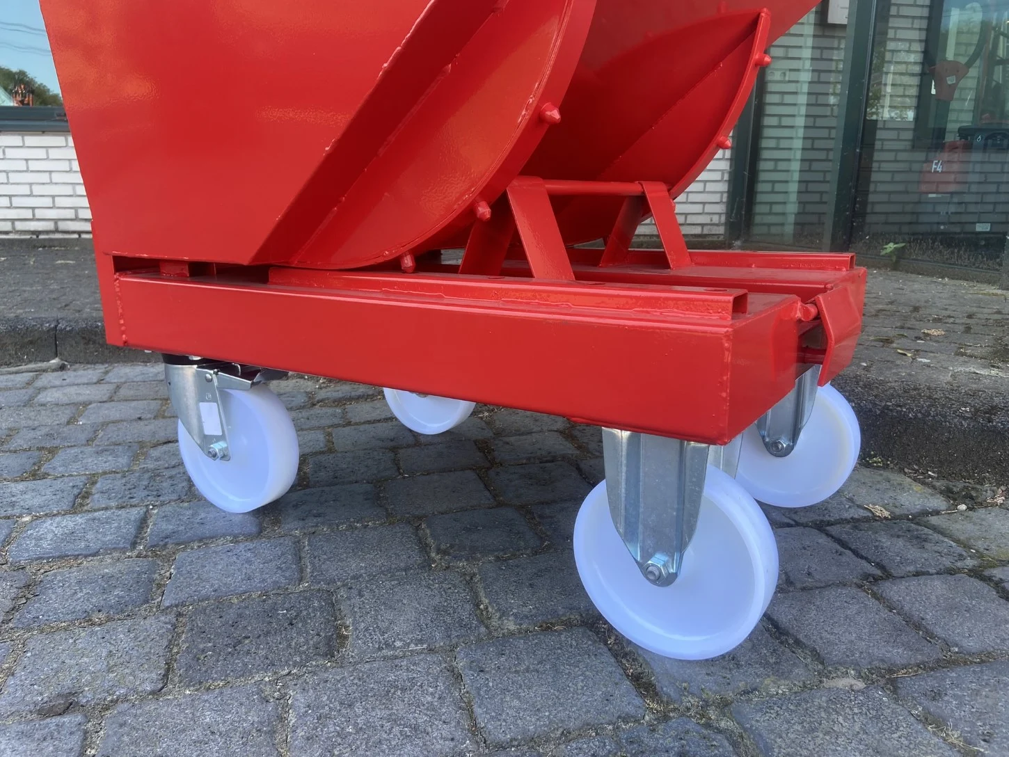 Rode kiepcontainer op wielen - Afbeelding 8
