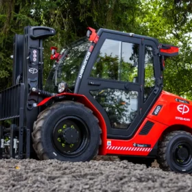 ruw terrein heftruck van ep equipment